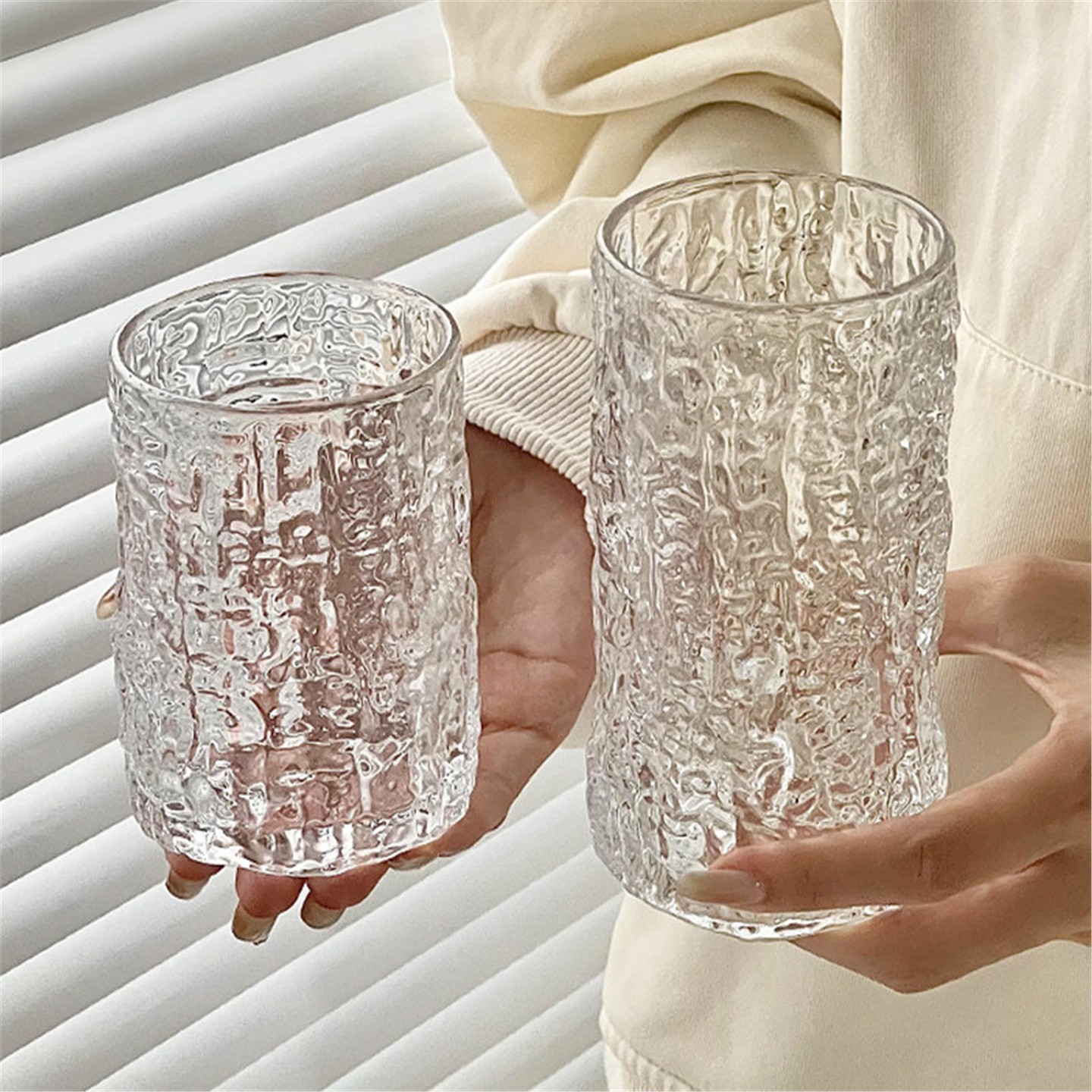Wine In Beer Glass - Glazen bierbeker voor dames, rustiek boomschorsdesign,