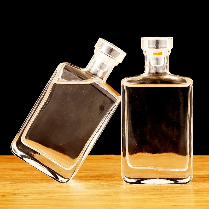 Wine Beer Spirits - Vierkante Vorm Loodvrij Glas Whisky Karaf,