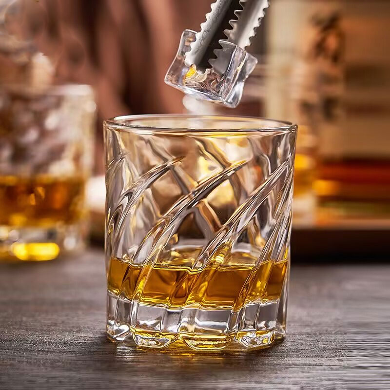 Reliëf Whiskyglas Hoogwaardig  - Wine Beer Spirits recensie en prijs
